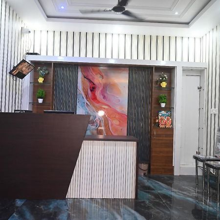 ホテル Js Banaras Residency バラナシ エクステリア 写真