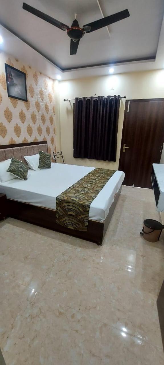 ホテル Js Banaras Residency バラナシ エクステリア 写真